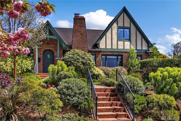 4108 43rd Avenue NE  Seattle WA 98105 photo