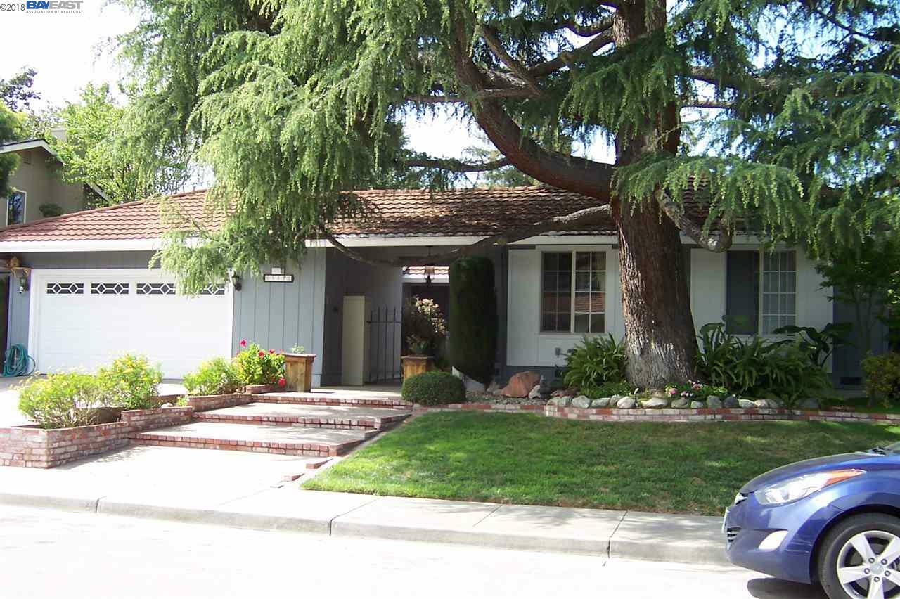 Property Photo:  535 Posada Way  CA 94536 