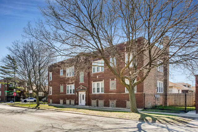 Property Photo:  2217 E 84th Street  IL 60617 