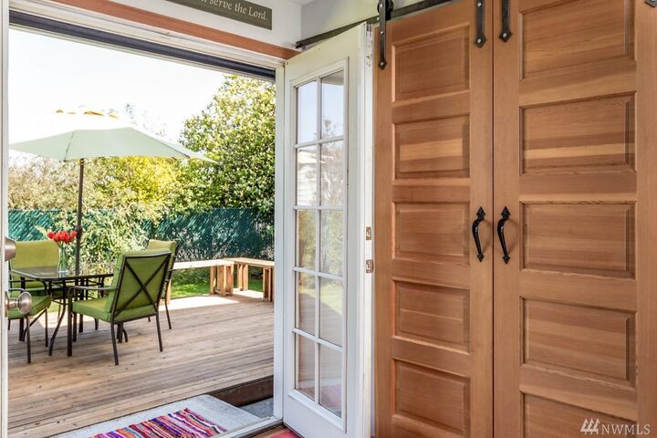 Property Photo: 609 S Main St WA 98239