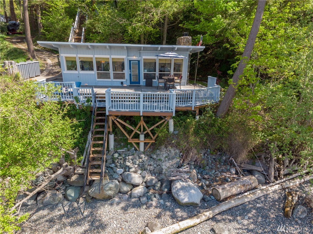 Property Photo:  18176 Capet Zalsiluce  WA 98257 