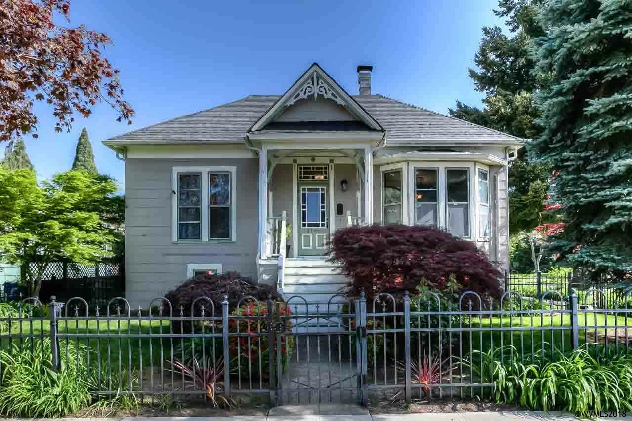 Property Photo: 1795 Court St OR 97301