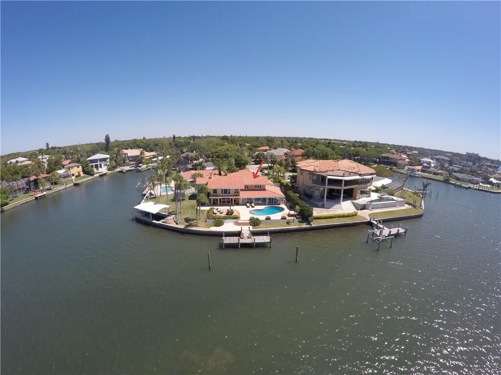 Property Photo:  1703 Little Pointe Circle  FL 34231 