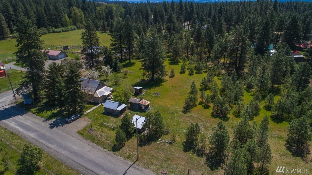 Property Photo:  180 No. 245 Rd  WA 98941 