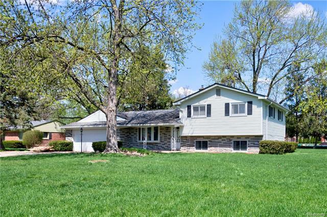 Property Photo:  388 Kirk Lane Drive  MI 48084 