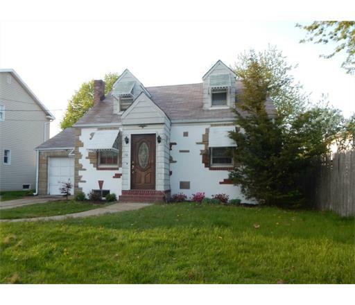 Property Photo:  10 Forrest Street  NJ 08840 