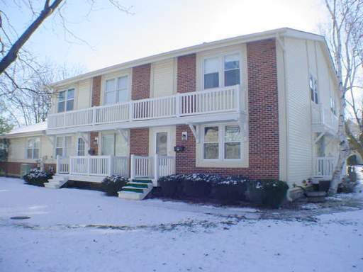 Property Photo: 211 Dartmouth Court C IL 60108