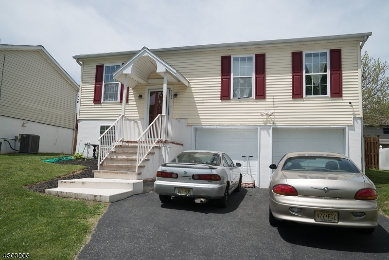 Property Photo:  517 Kaitlyn Court  NJ 08865 