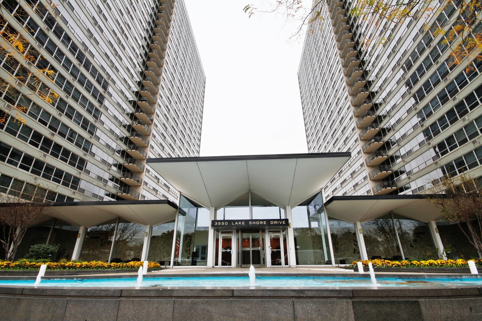 Property Photo:  3550 Lake Shore Drive 1727  IL 60657 