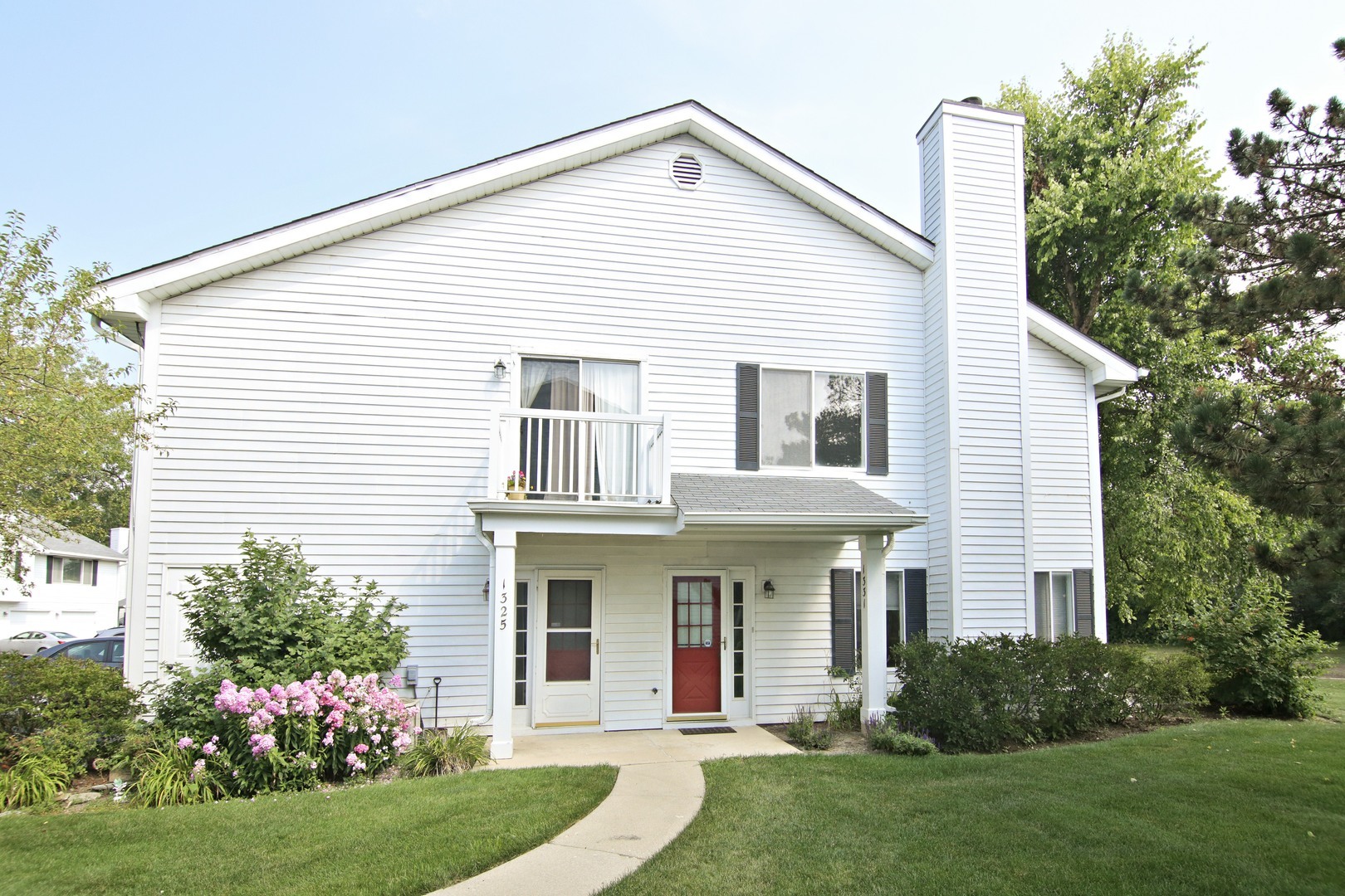 Property Photo:  1331 Barclay Lane  IL 60015 