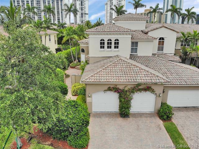 Property Photo: 832 E Spinnaker Dr E 832 FL 33019
