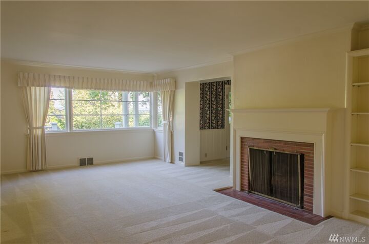 Property Photo:  6548 49th Ave NE  WA 98115 