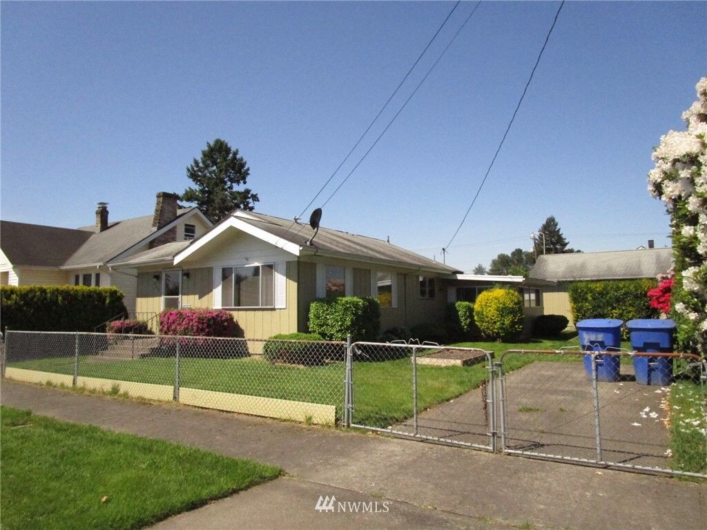 Property Photo: 903 S 5th Avenue WA 98626