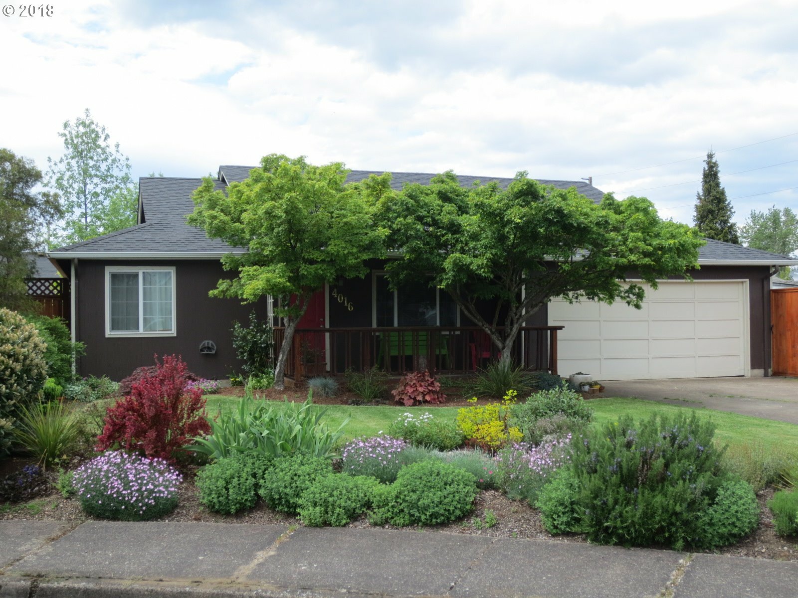 Property Photo: 4016 Josh St OR 97402