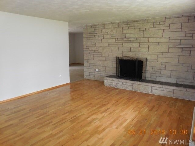 Property Photo: 14914 16th Av Ct S WA 98387