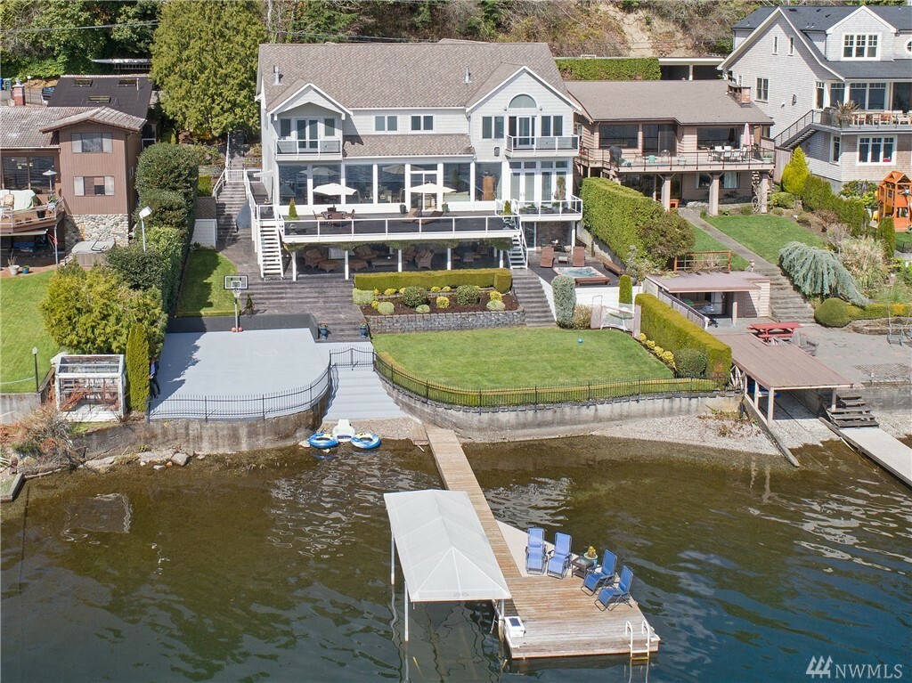 Property Photo: 848 W Lake Sammamish Pkwy NE WA 98008