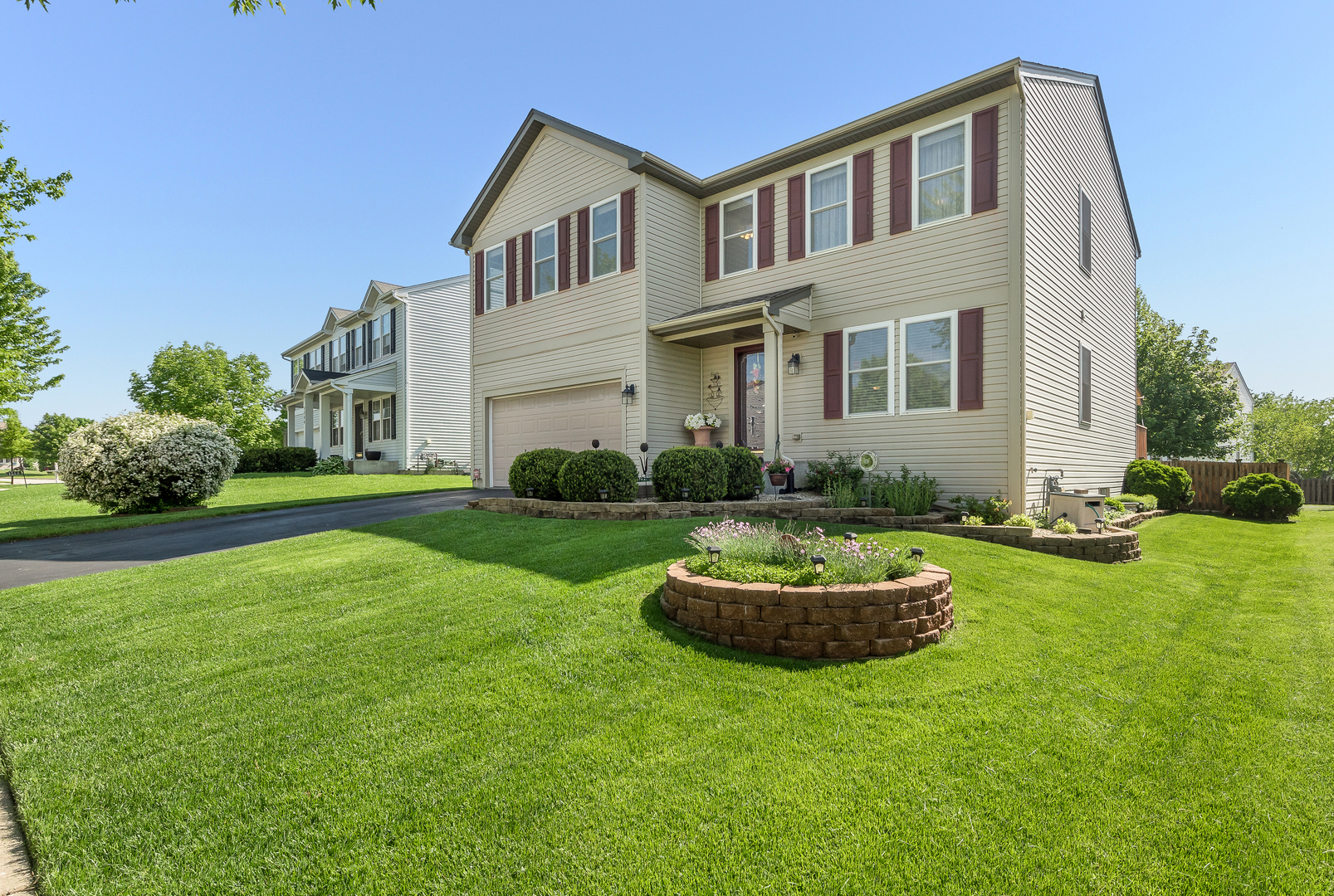 Property Photo: 1748 Ivy Lane IL 60538