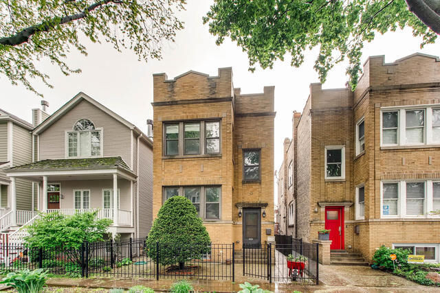 Property Photo: 4324 North Oakley Avenue IL 60618