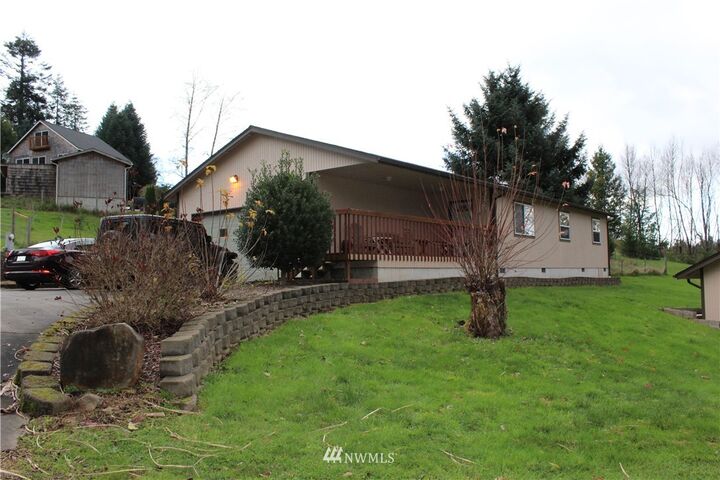 22 N Jacobson Road  Cathlamet WA 98612 photo