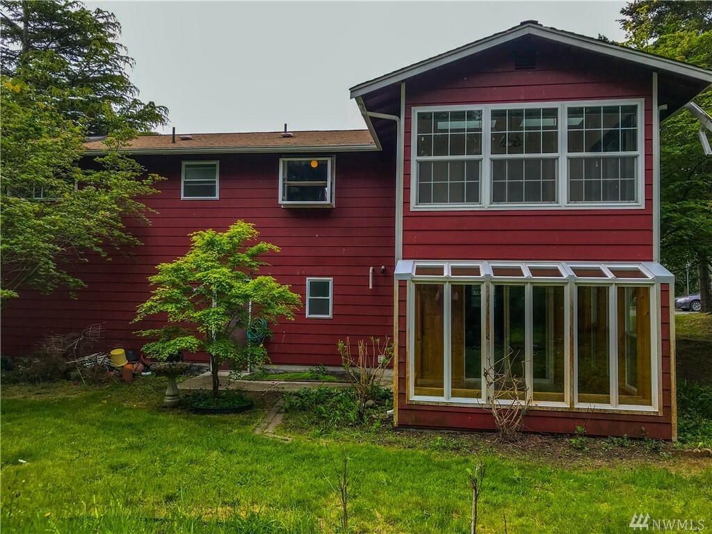 Property Photo:  1120 SW 8th Ave  WA 98277 