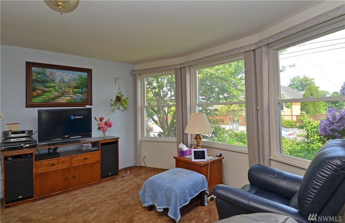Property Photo: 3836 S Findlay St WA 98118