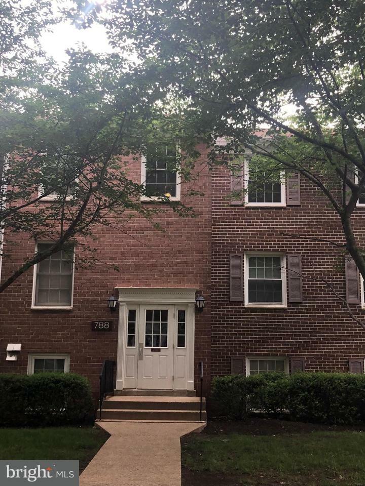 Property Photo: 788 Quince Orchard Boulevard 202 MD 20878