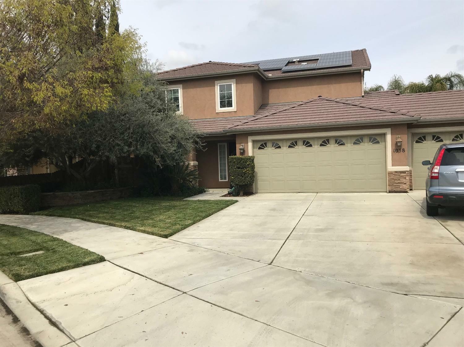 Property Photo:  1038 W Elkhorn Court  CA 93277 