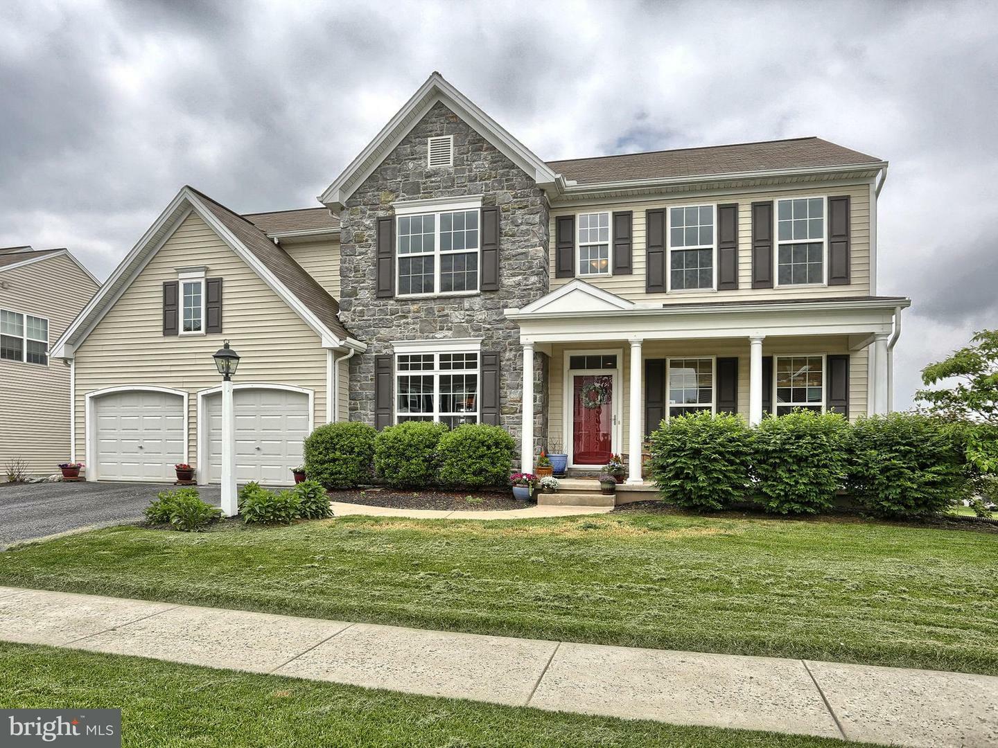 Property Photo:  960 Powder Horn Drive  PA 17036 