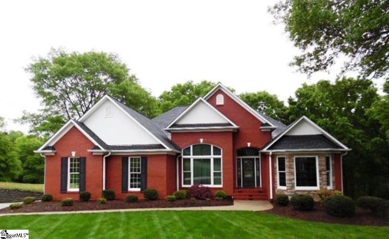 Property Photo: 512 E Tara Lane SC 29334