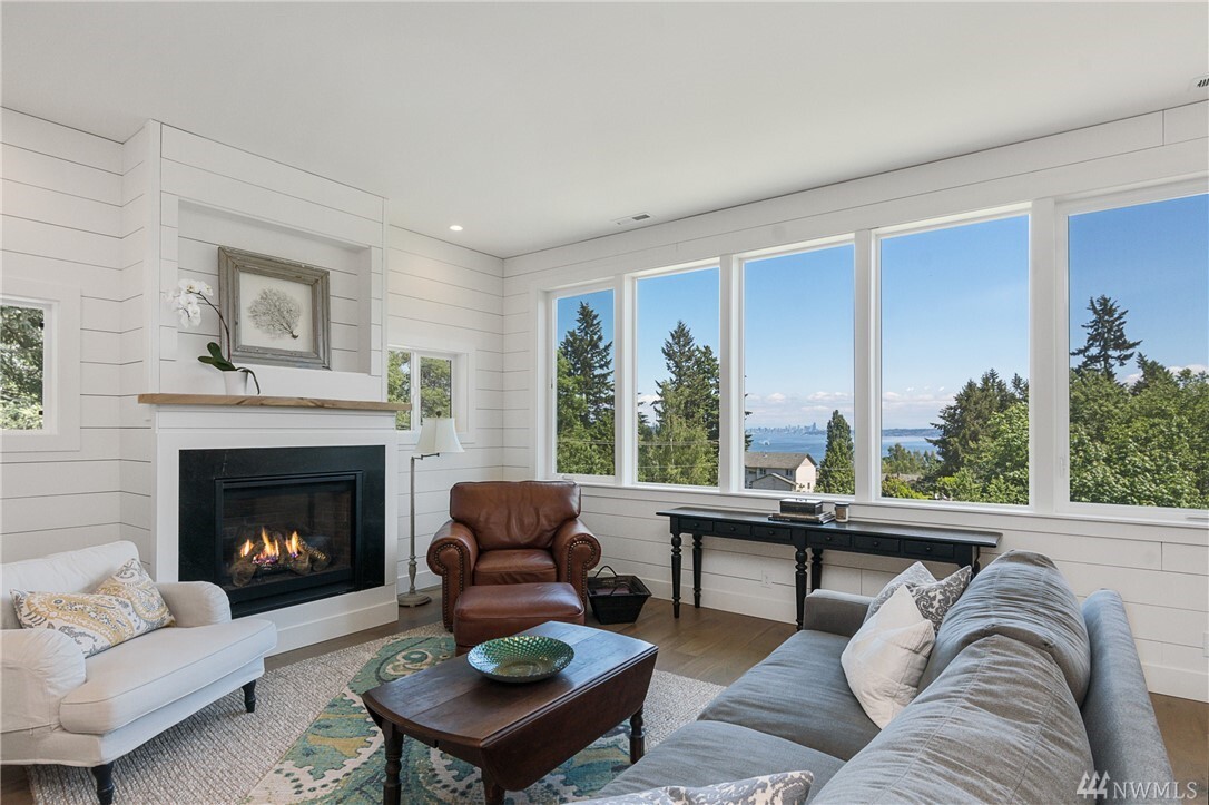 Property Photo: 7254 E Grandview St WA 98366