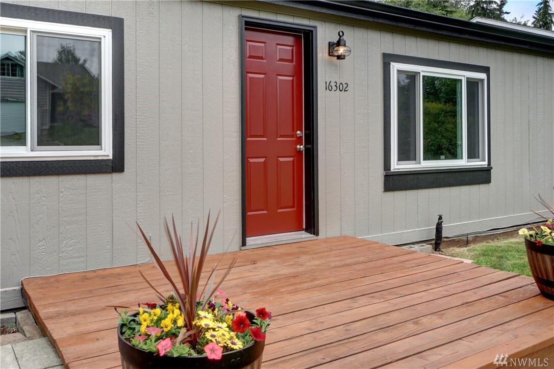 Property Photo: 16302 118th Av Ct E WA 98374
