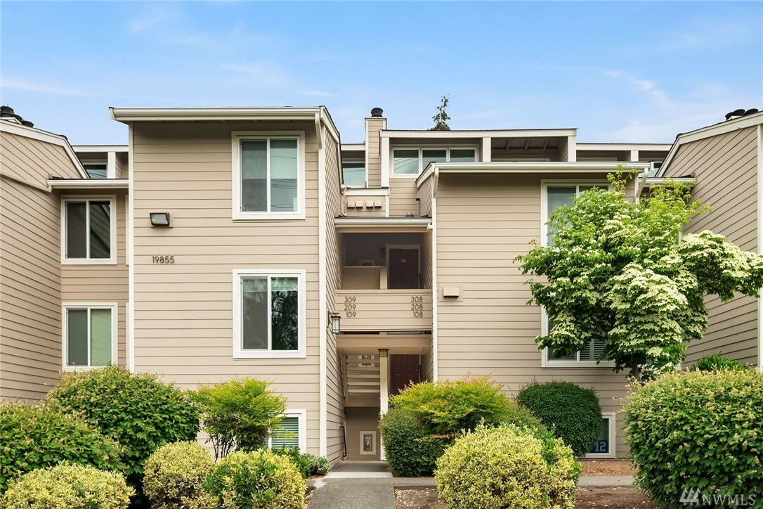 Property Photo:  19855 25th Ave NE 208  WA 98155 