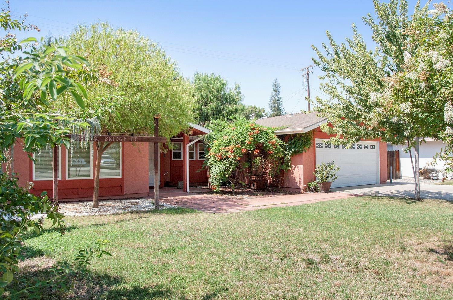 Property Photo:  2321 S Bridge Court  CA 93277 