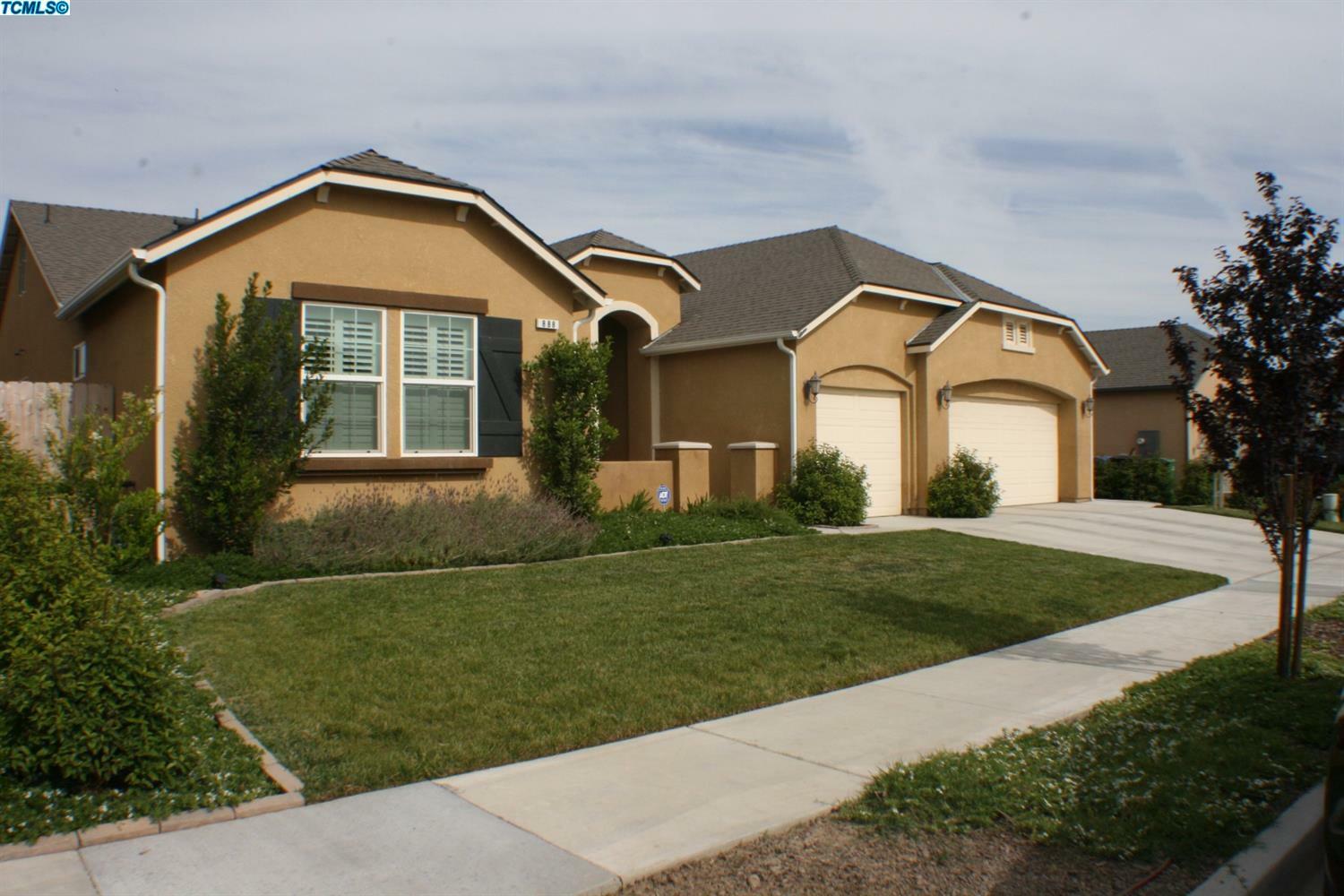 888 Legend Drive  Lemoore CA 93245 photo