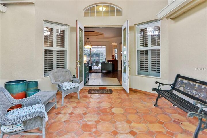 Property Photo:  9208 Meadow Lane Court  FL 33647 