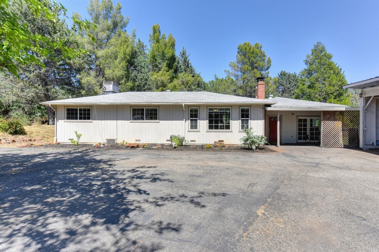 Property Photo: 3990 Lakeview Drive CA 95682