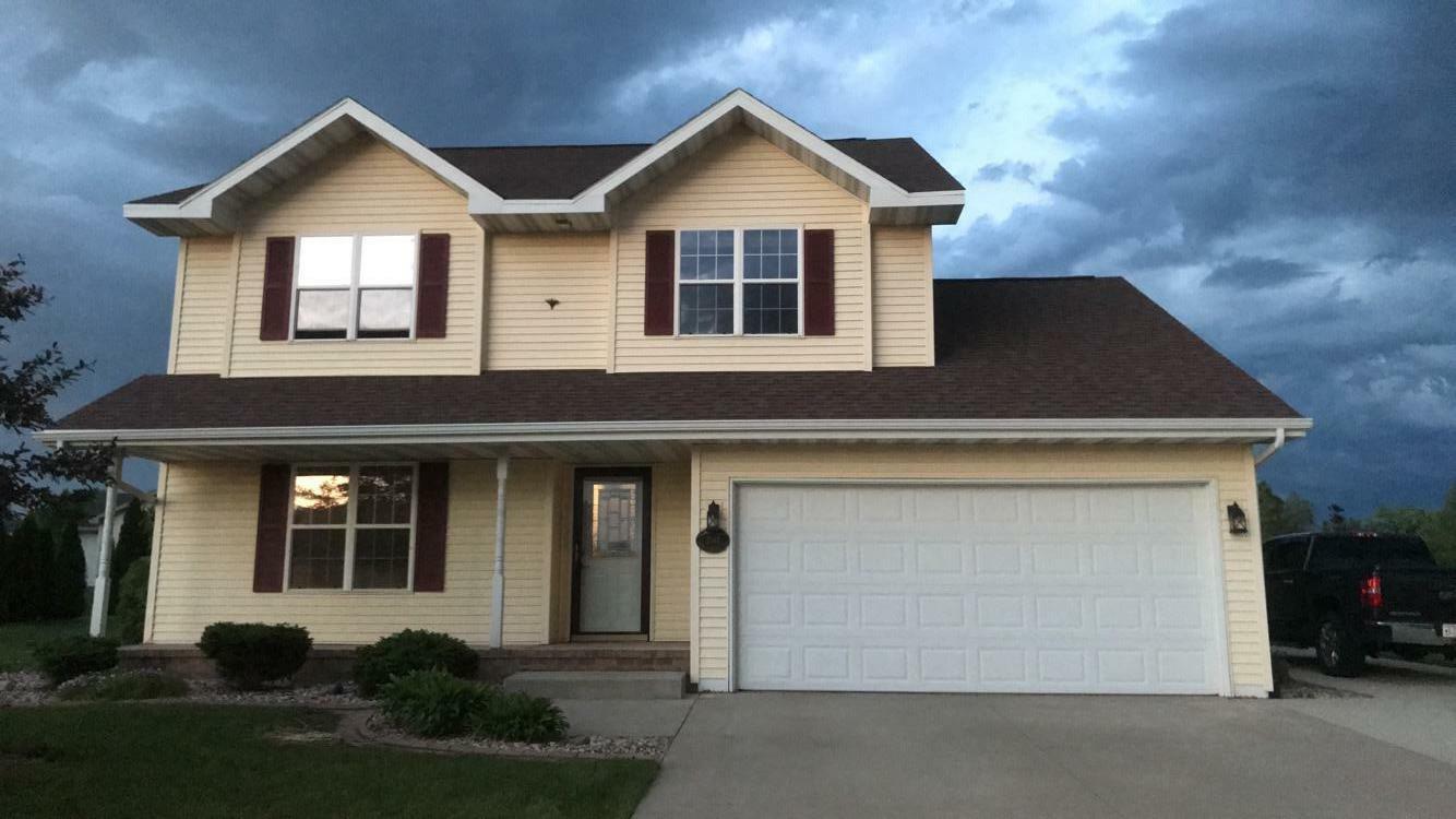 Property Photo:  2142 Olde Country Cir  WI 54130 