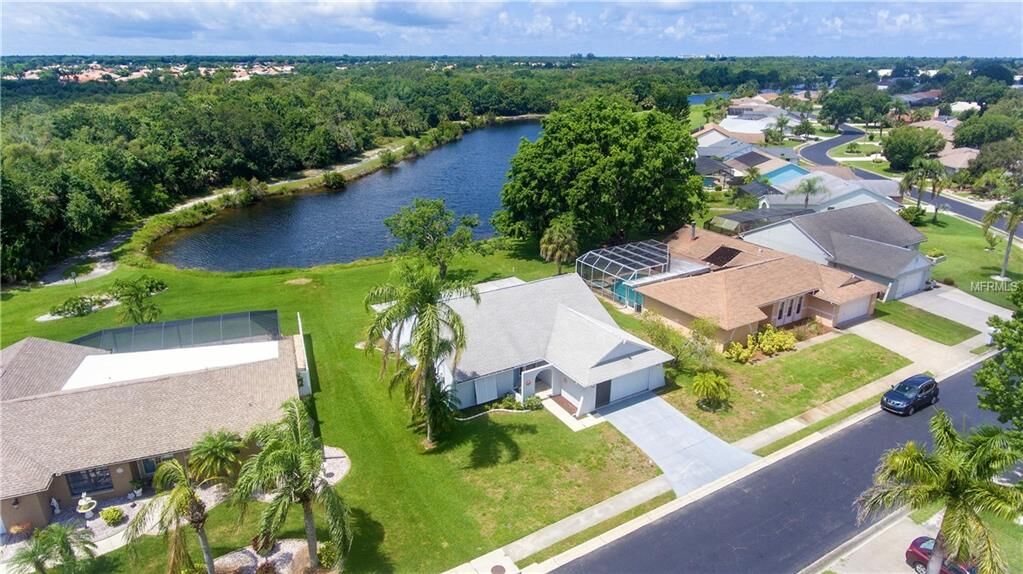 Property Photo:  3271 Meadow Run Drive  FL 34293 