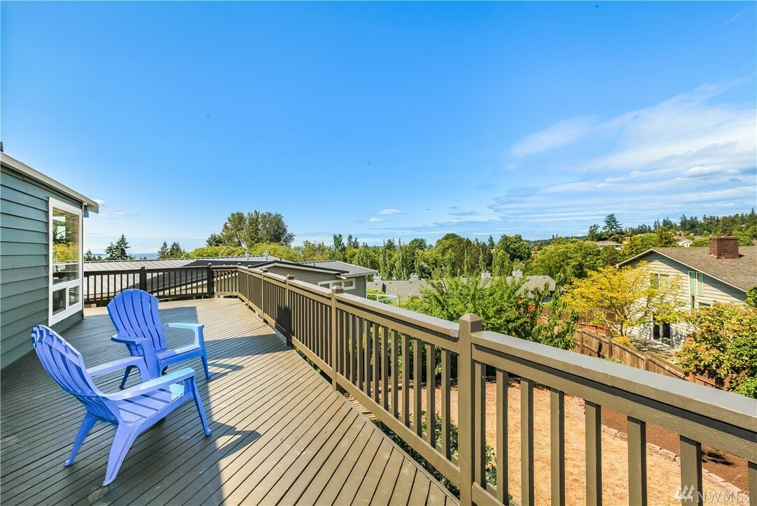 Property Photo:  537 Paradise Lane  WA 98020 