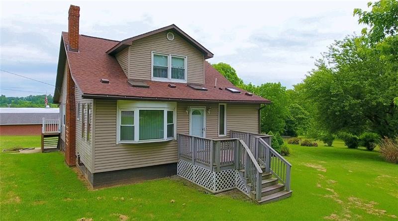 Property Photo: 1106 United Rd PA 15666