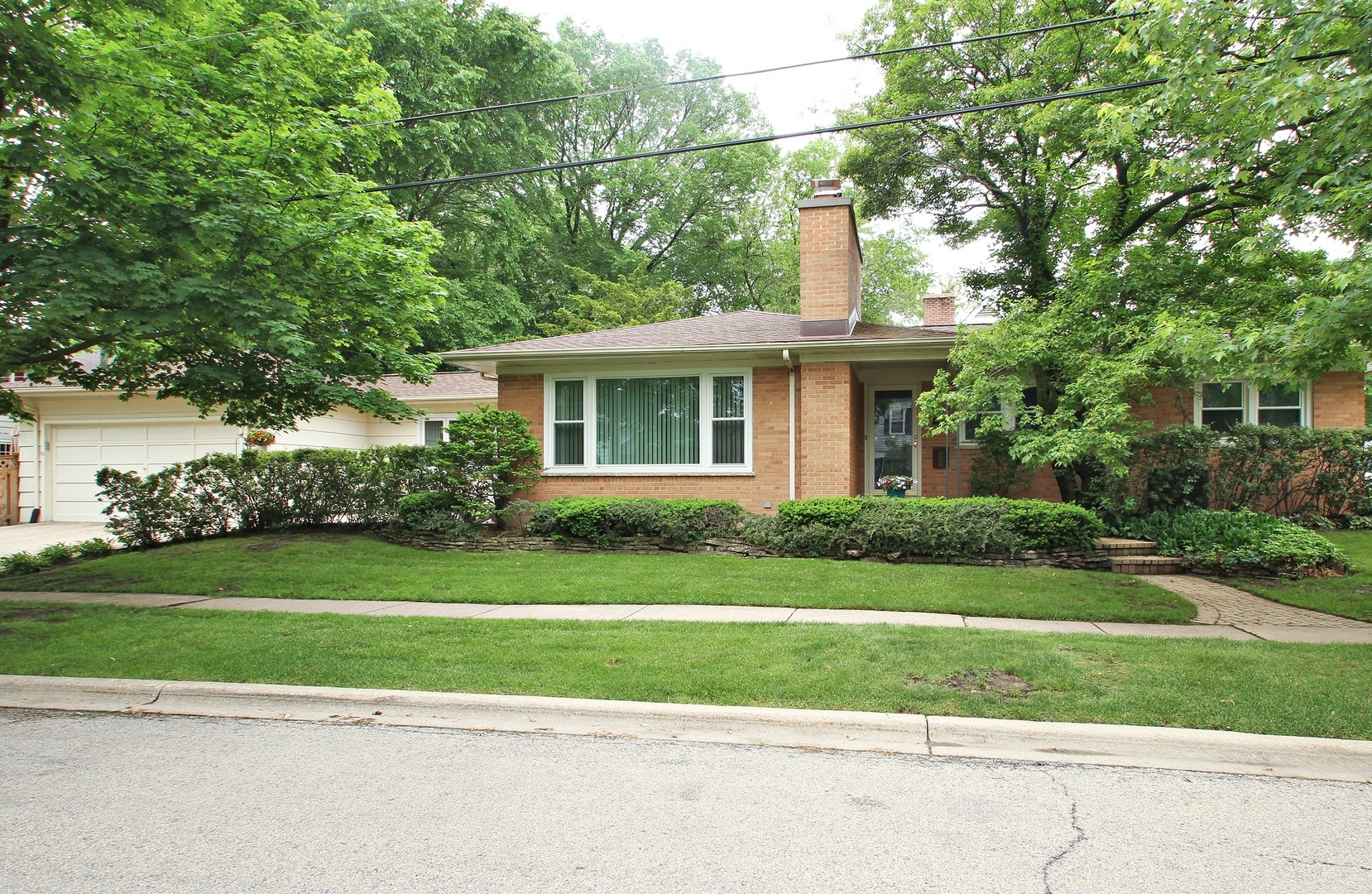 Property Photo:  640 Byron Court  IL 60015 