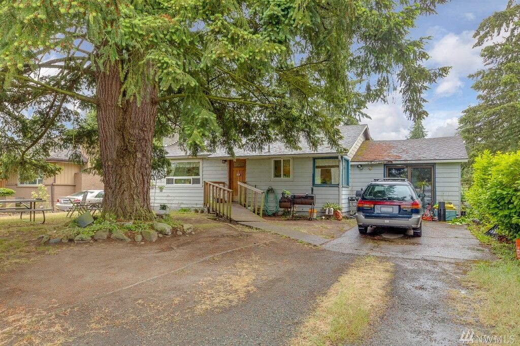 Property Photo: 14535 8th Ave NE WA 98155