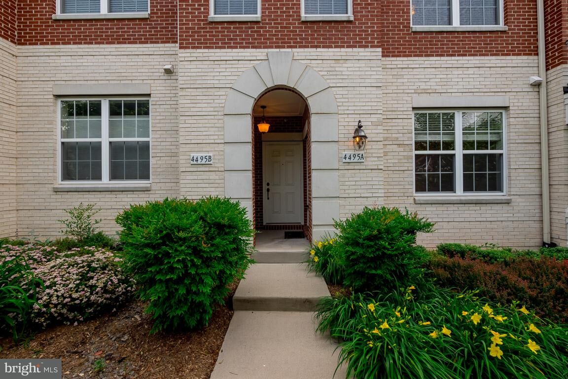 Property Photo:  4495 Beacon Grove Circle A  VA 22033 