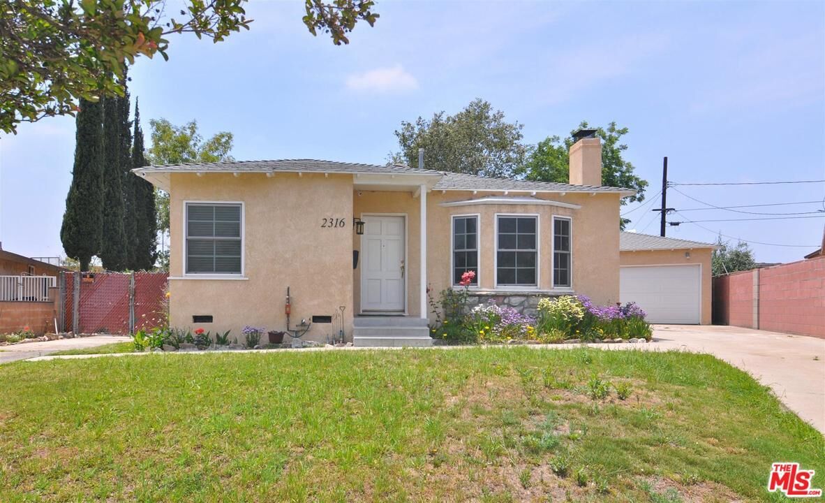 Property Photo: 2316 Peyton Ave CA 91504