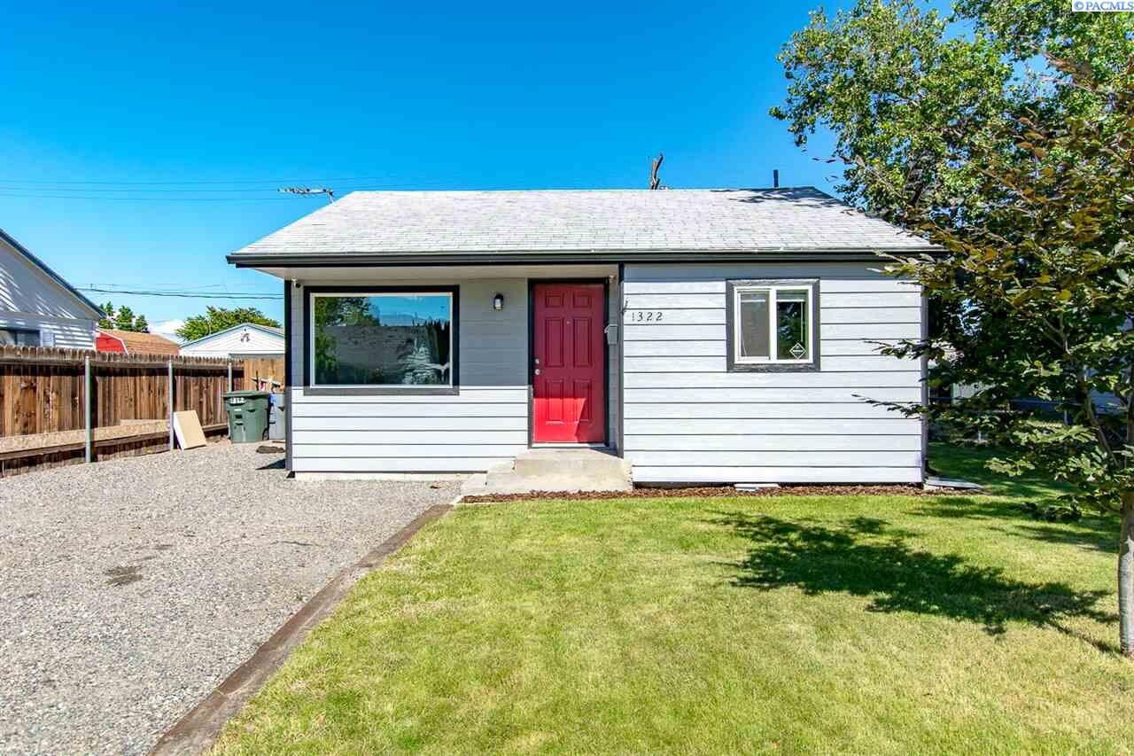 Property Photo:  1322 Tunis  WA 99354 