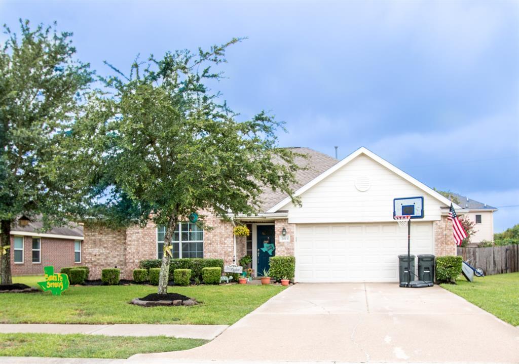 Property Photo: 2613 7th Street TX 77590