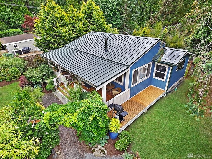 Property Photo:  7573 NE Emerald Wy  WA 98110 