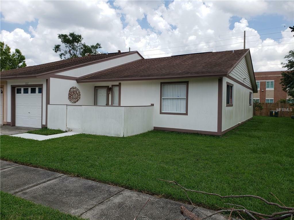 Property Photo:  1007 Alicante Avenue  FL 32807 