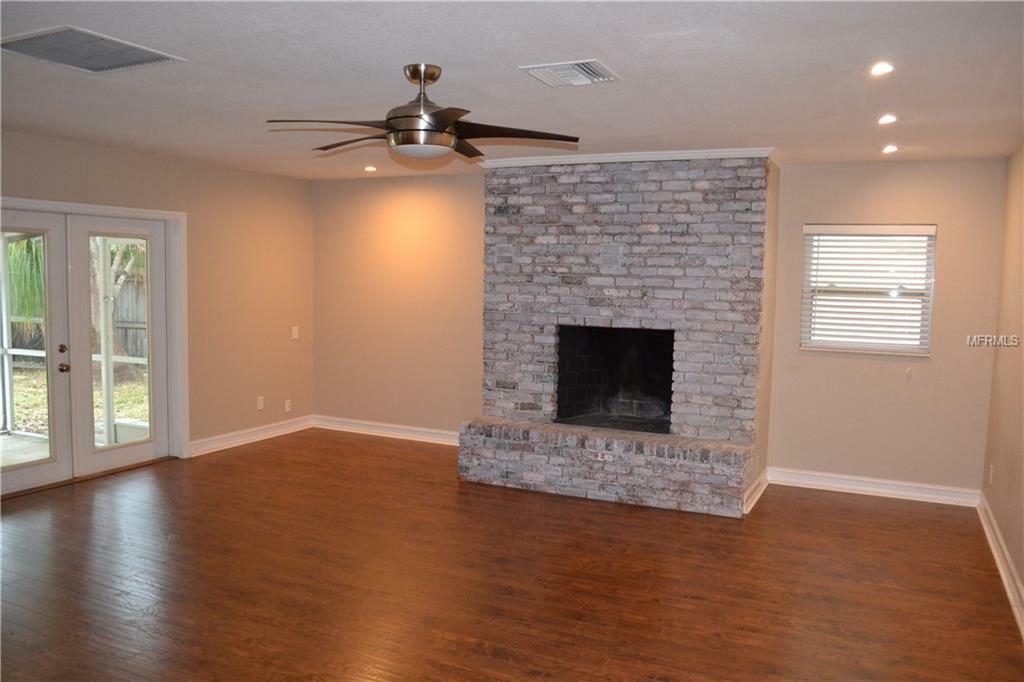 Property Photo:  911 McGregor Way  FL 32751 