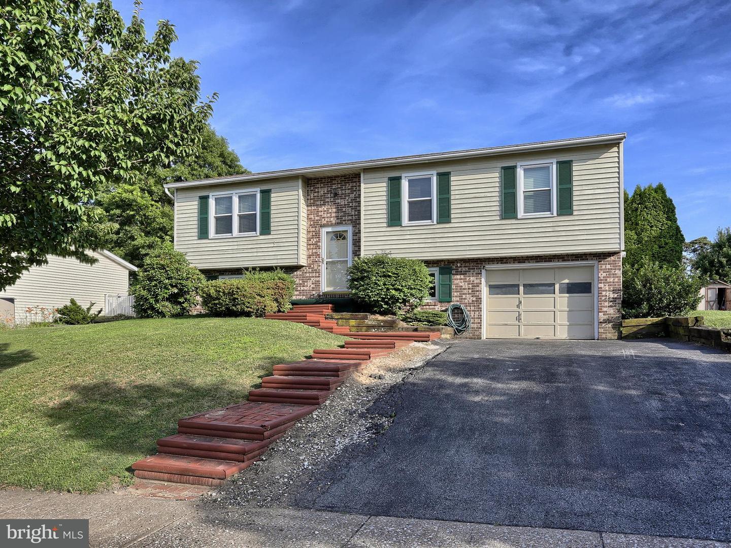 Property Photo: 6255 Warren Avenue PA 17112